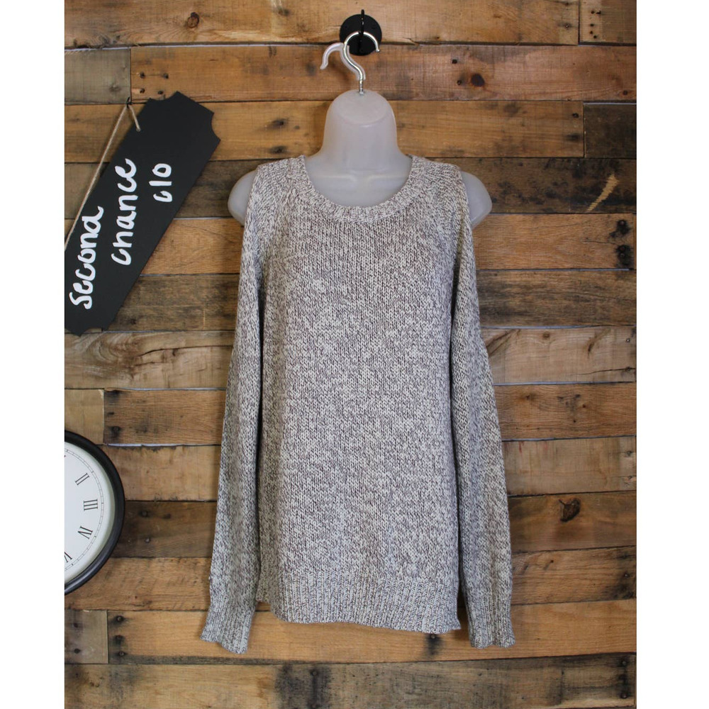 SALE-Quinn women's keyhole opening in the back knitted sweater size Large